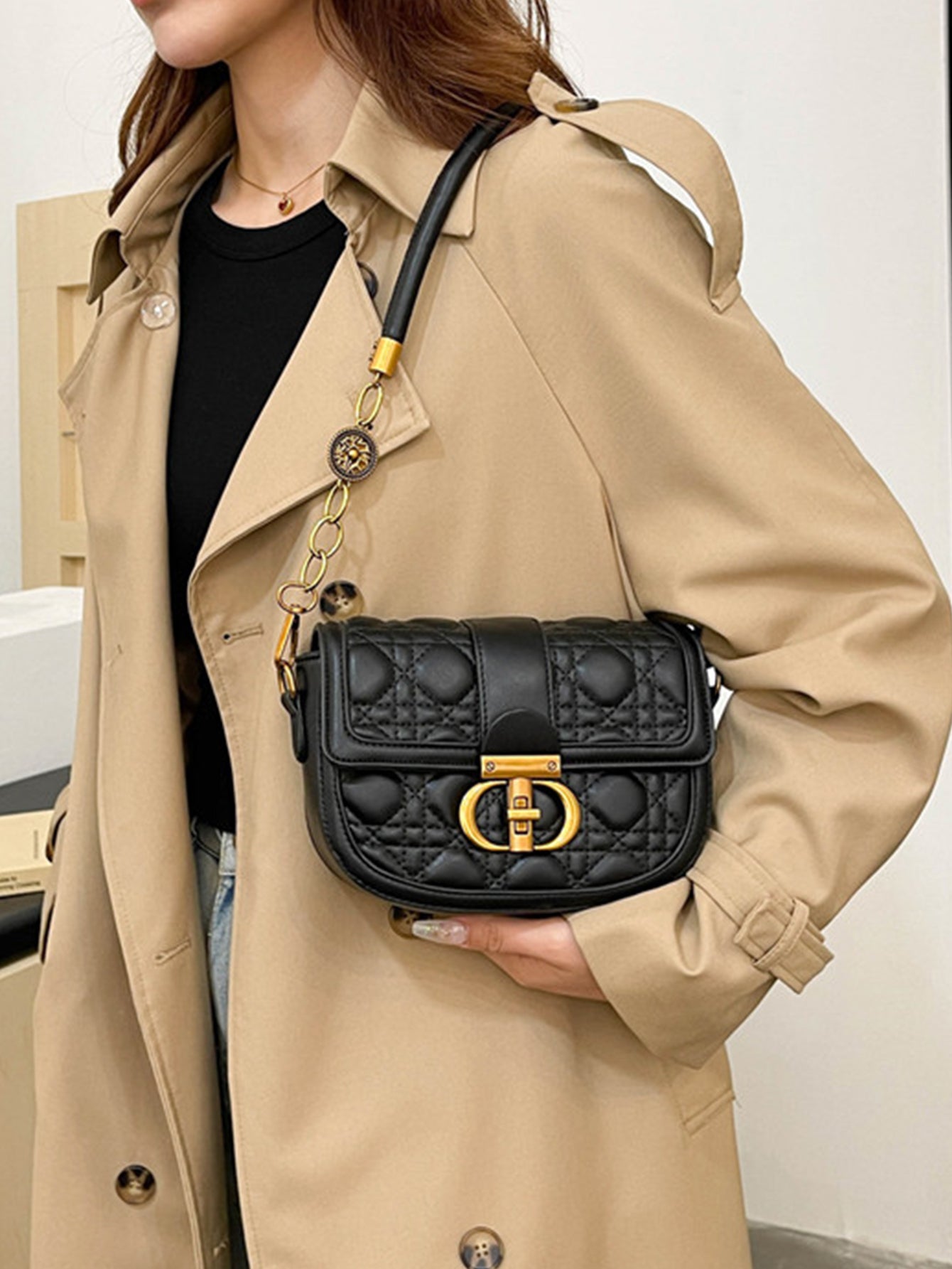 Urban Elegance Redefined: Luxe Saddle Bag with Diamond Quilting - 7 Colours