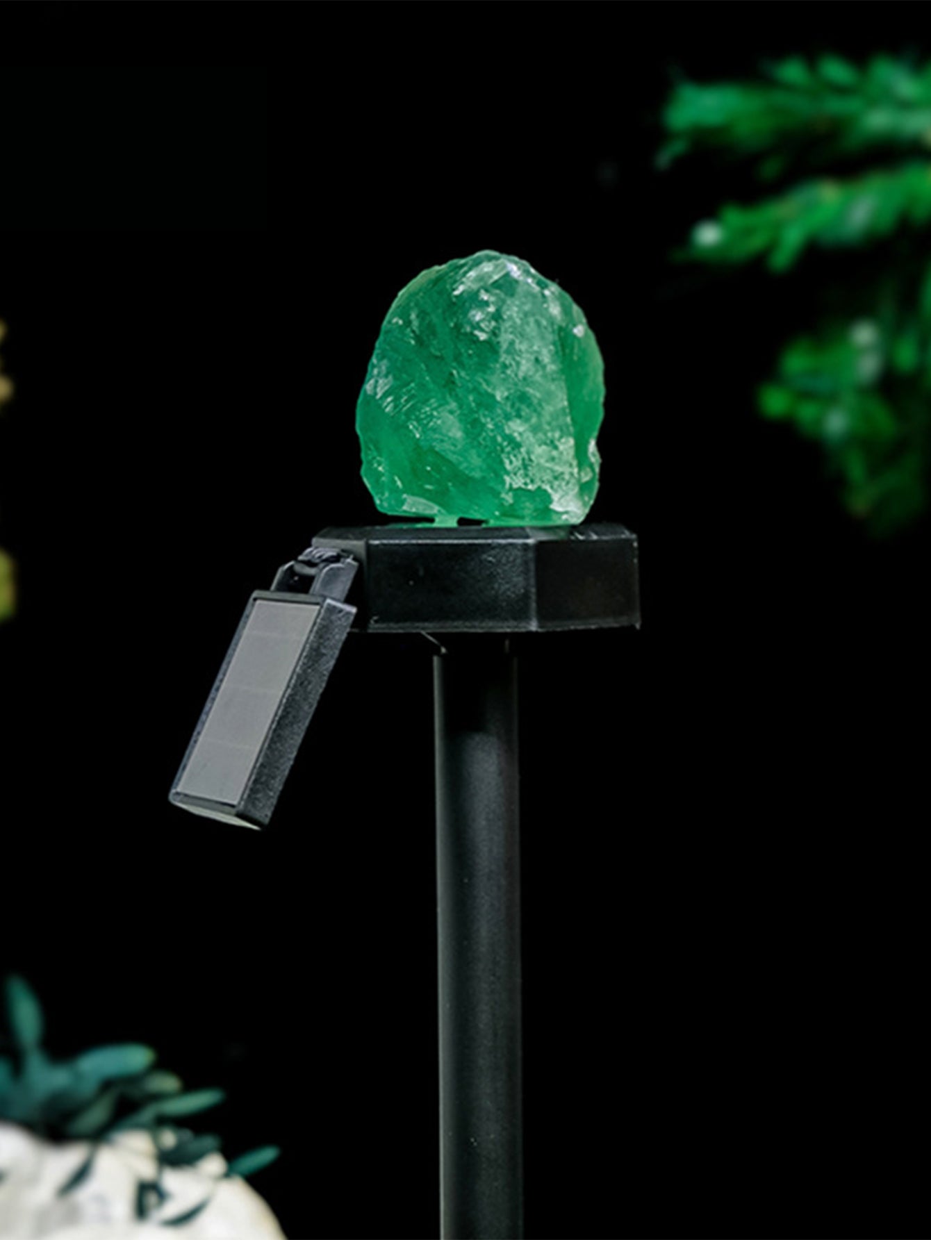 Natural crystal solar lawn light