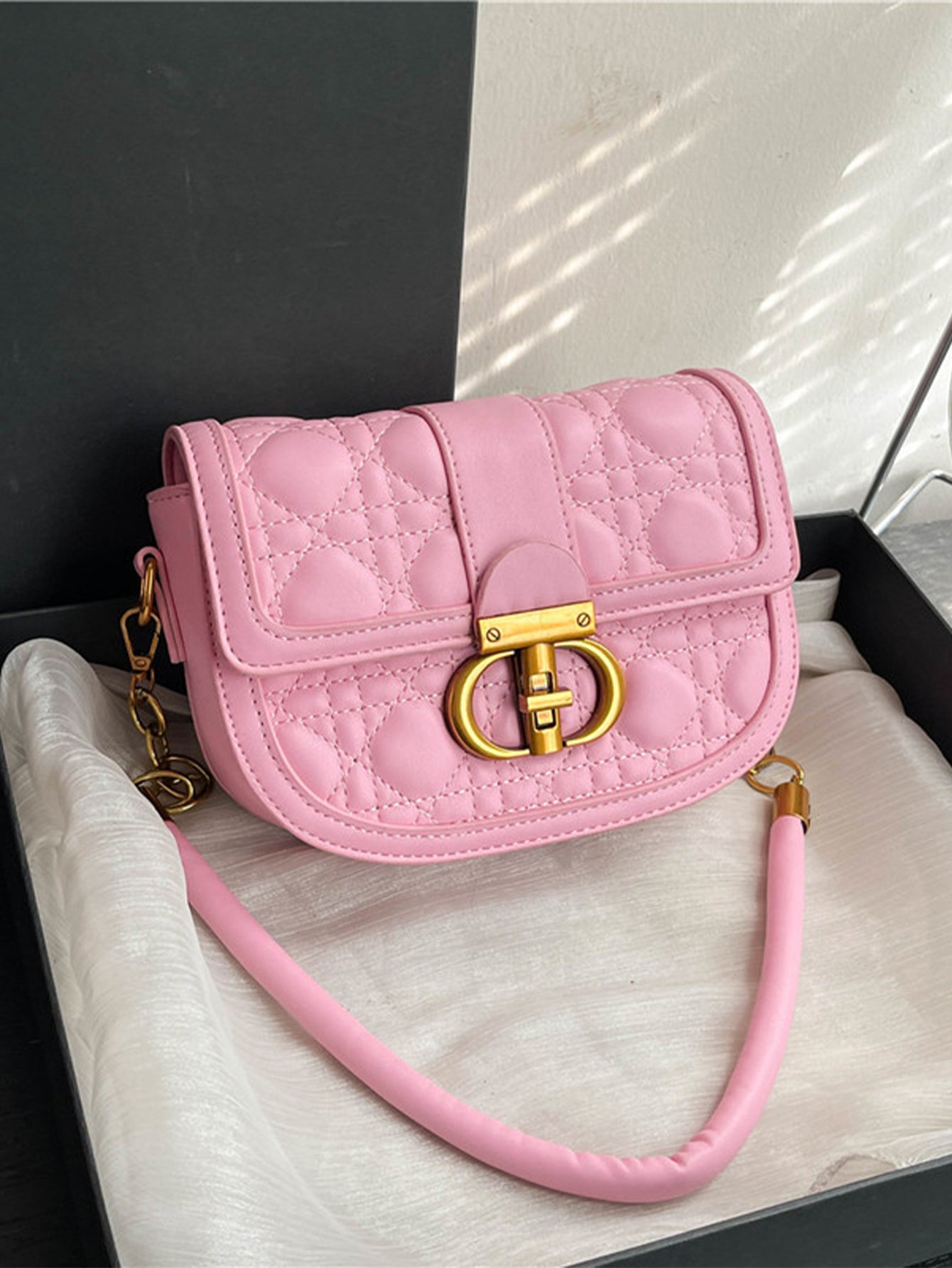 Urban Elegance Redefined: Luxe Saddle Bag with Diamond Quilting - 7 Colours