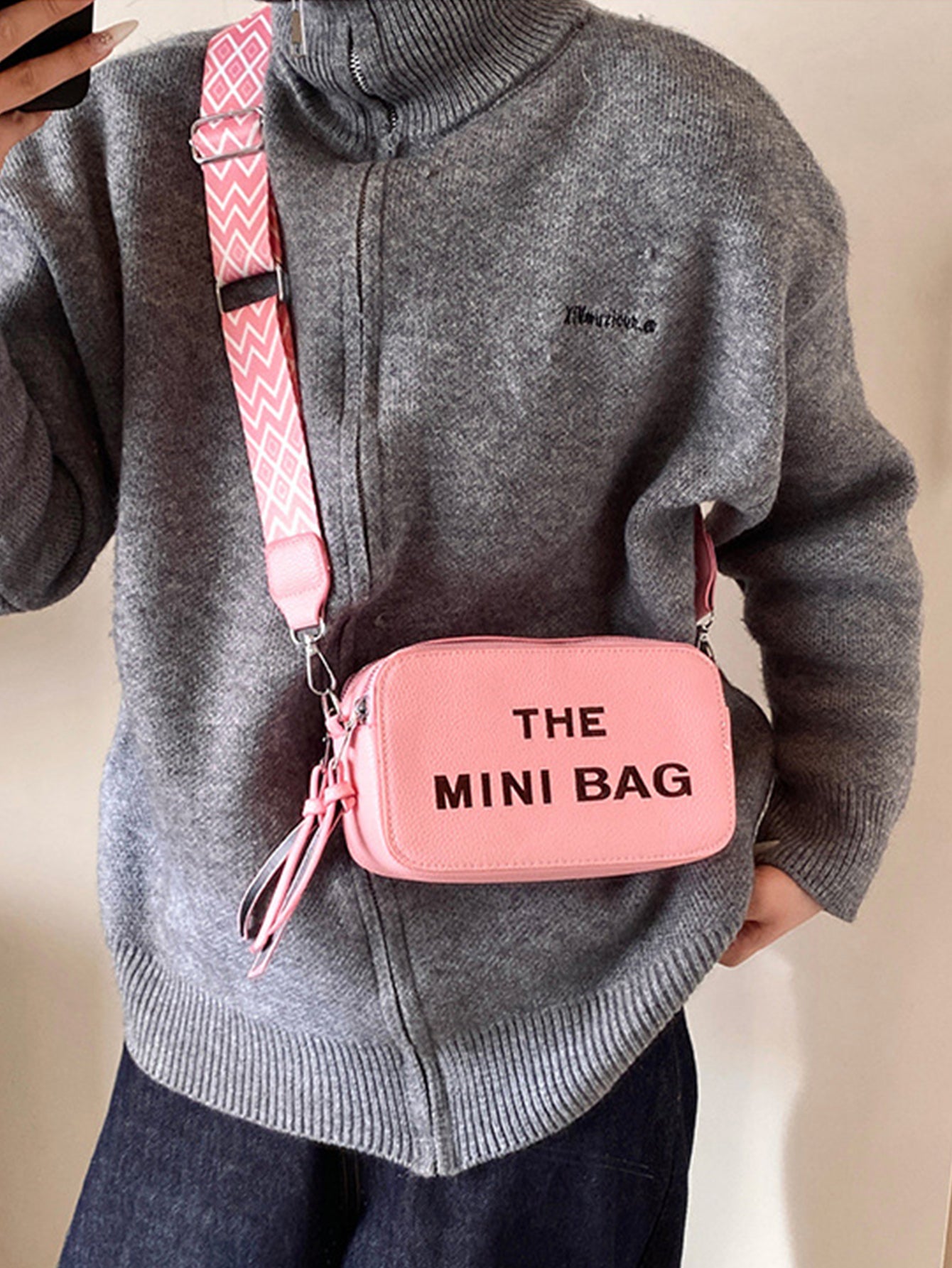 Fashionable and versatile letter small square bag