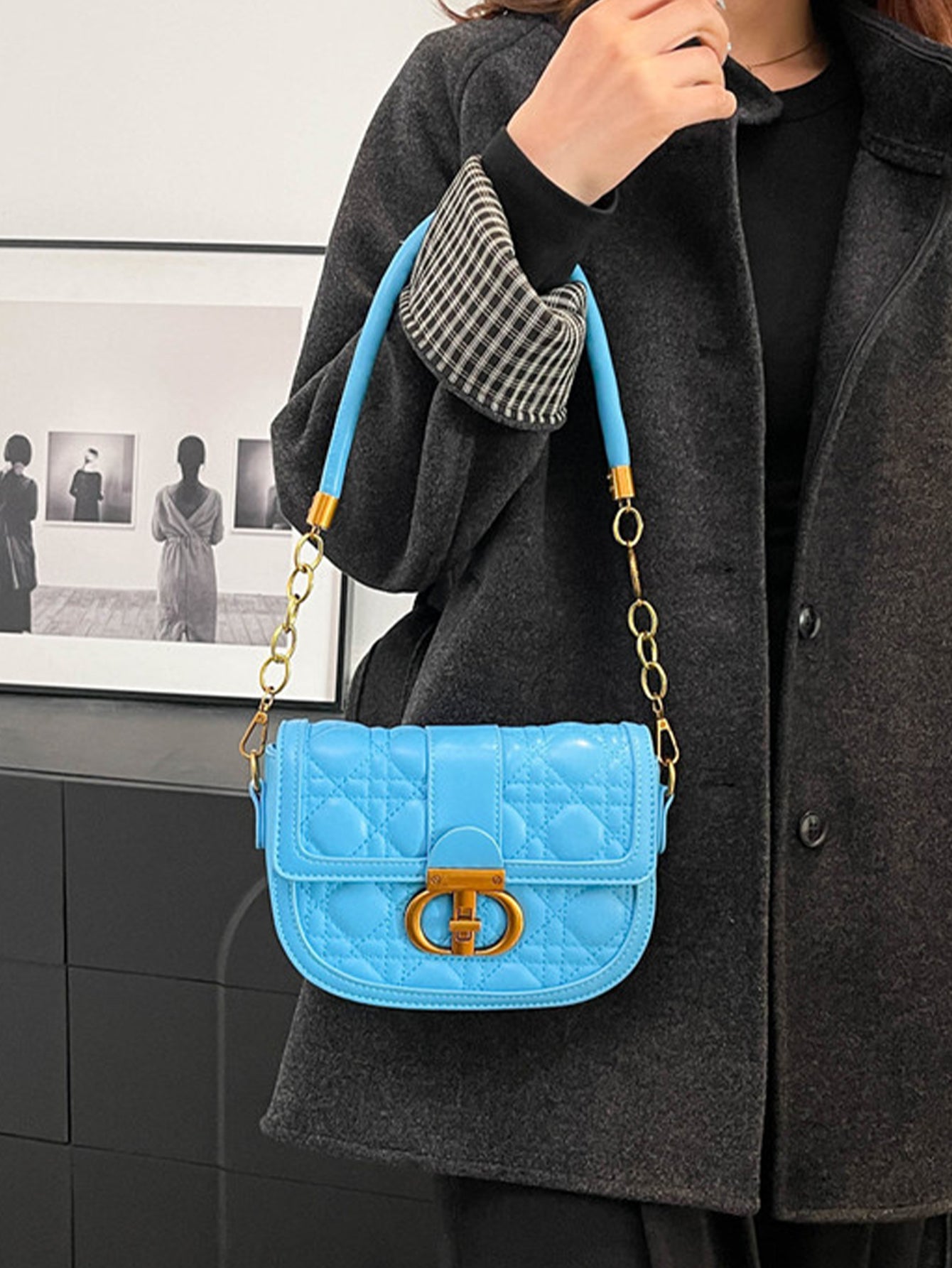 Urban Elegance Redefined: Luxe Saddle Bag with Diamond Quilting - 7 Colours