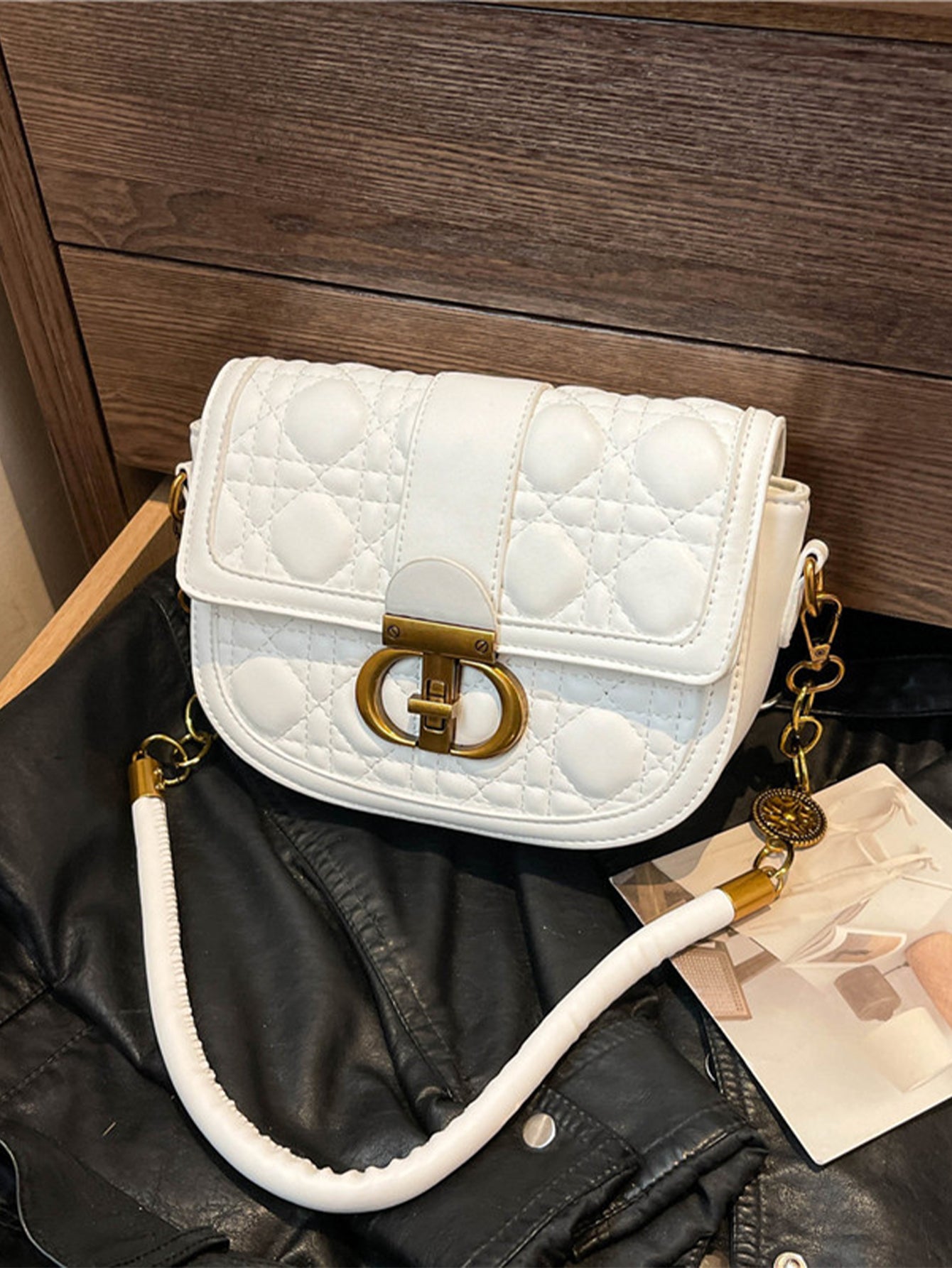 Urban Elegance Redefined: Luxe Saddle Bag with Diamond Quilting - 7 Colours