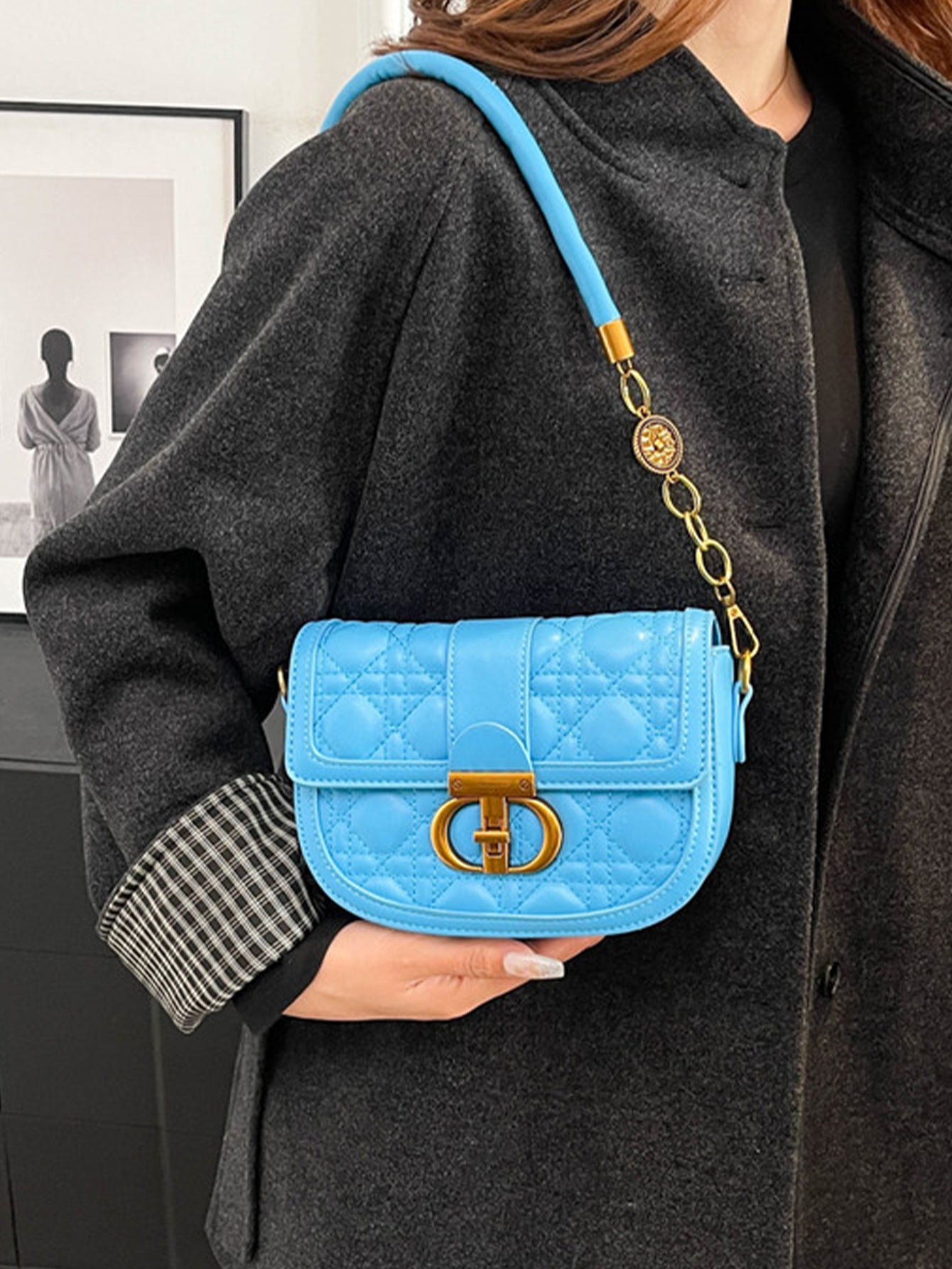 Urban Elegance Redefined: Luxe Saddle Bag with Diamond Quilting - 7 Colours