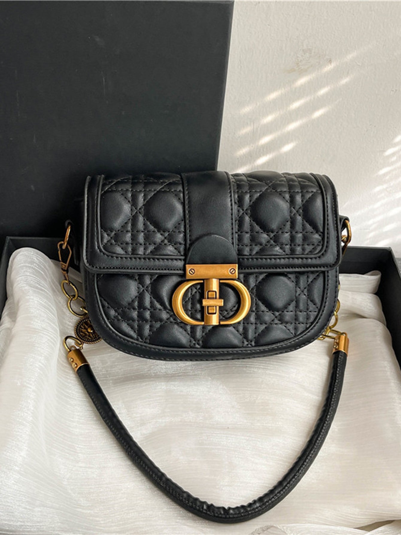 Urban Elegance Redefined: Luxe Saddle Bag with Diamond Quilting - 7 Colours