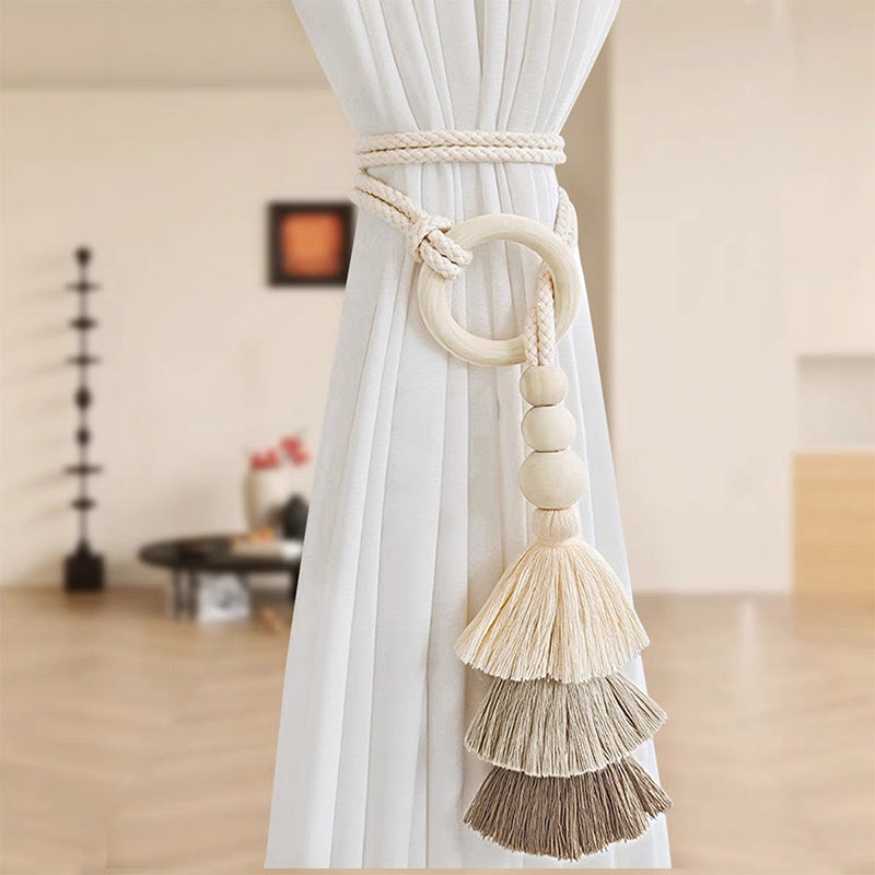 Simple adjustable curtain tie