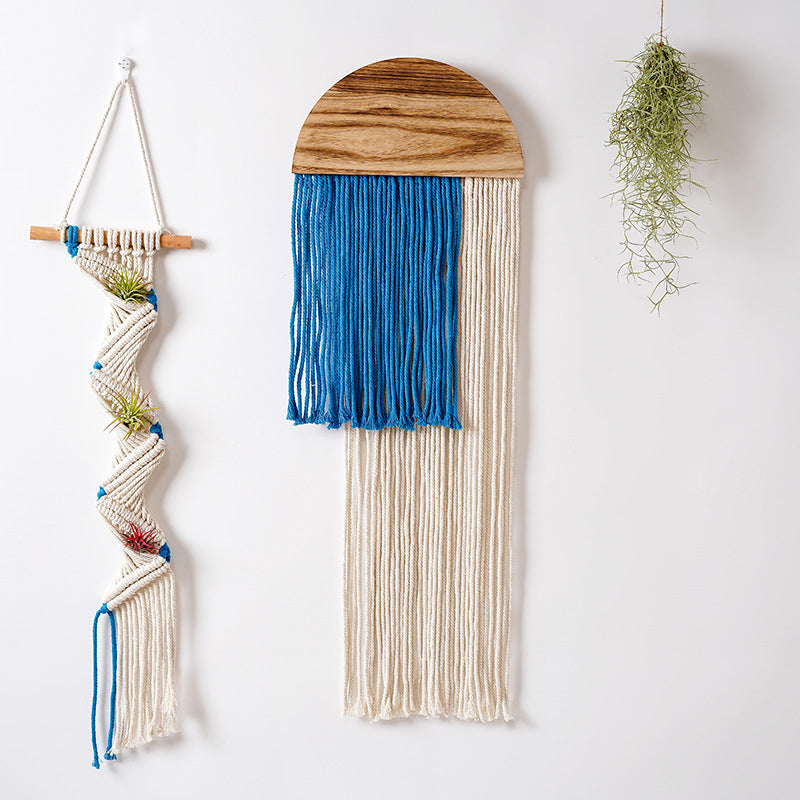 Simple tassel tapestry