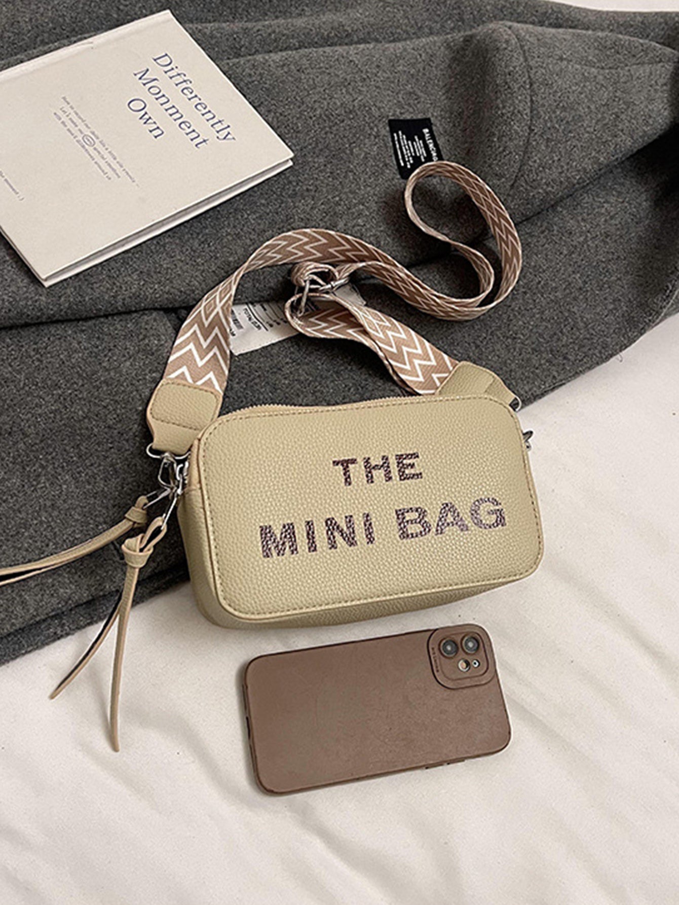 Fashionable and versatile letter small square bag