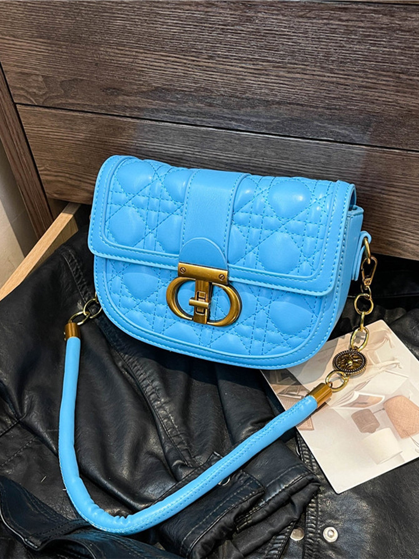 Urban Elegance Redefined: Luxe Saddle Bag with Diamond Quilting - 7 Colours