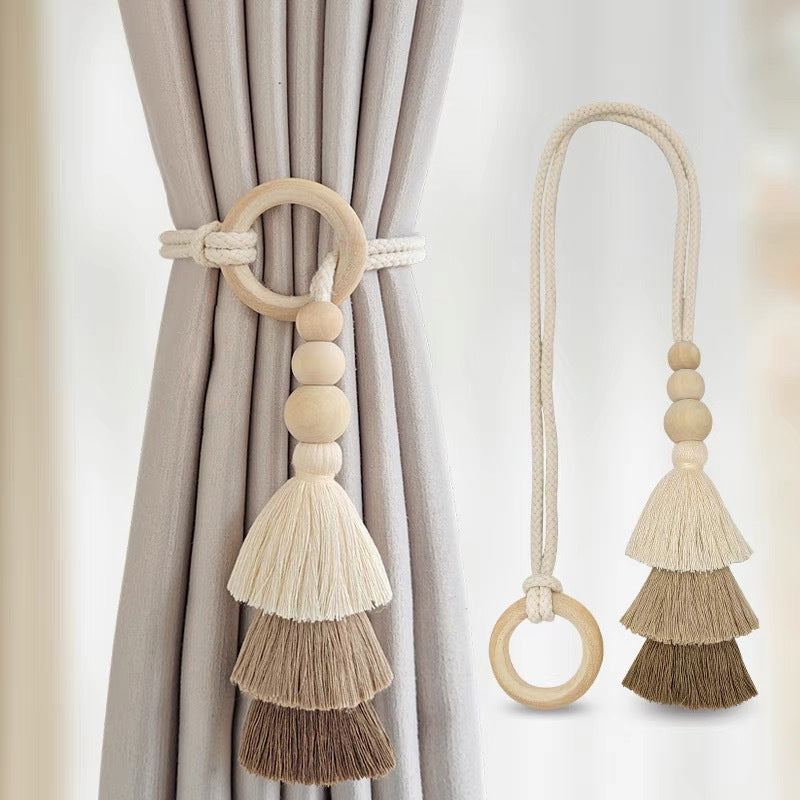 Simple adjustable curtain tie