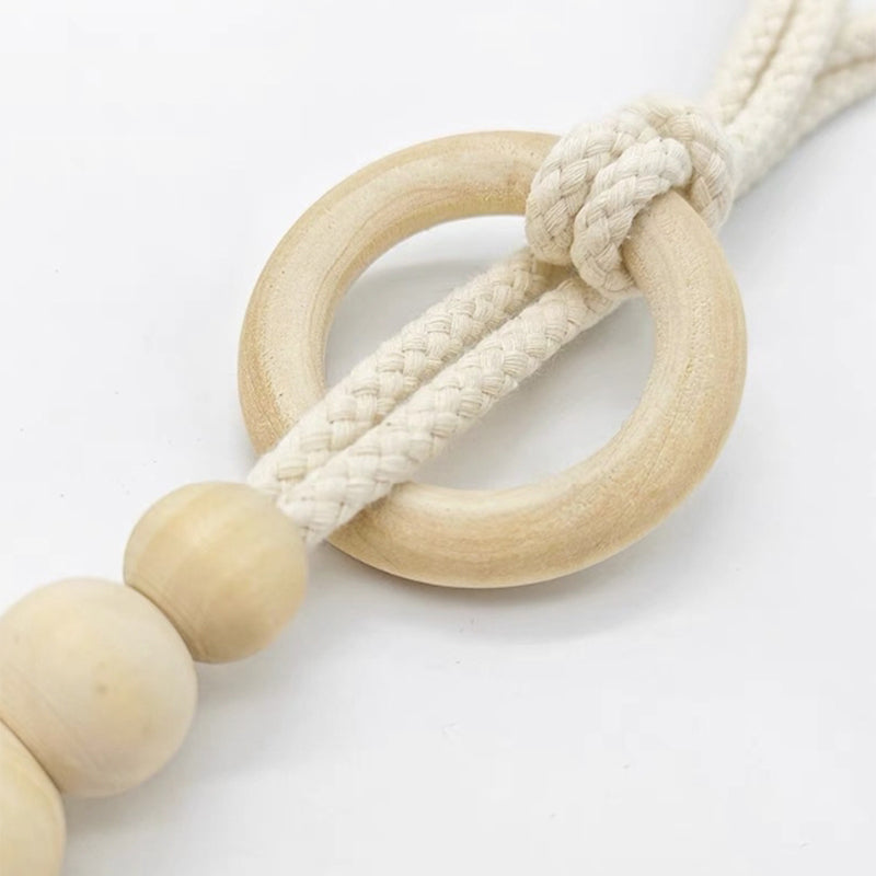 Simple adjustable curtain tie