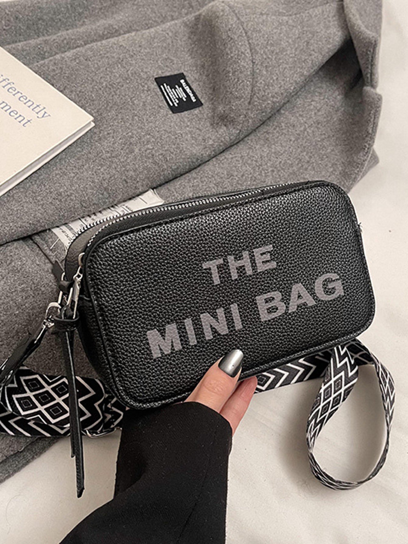 Fashionable and versatile letter small square bag