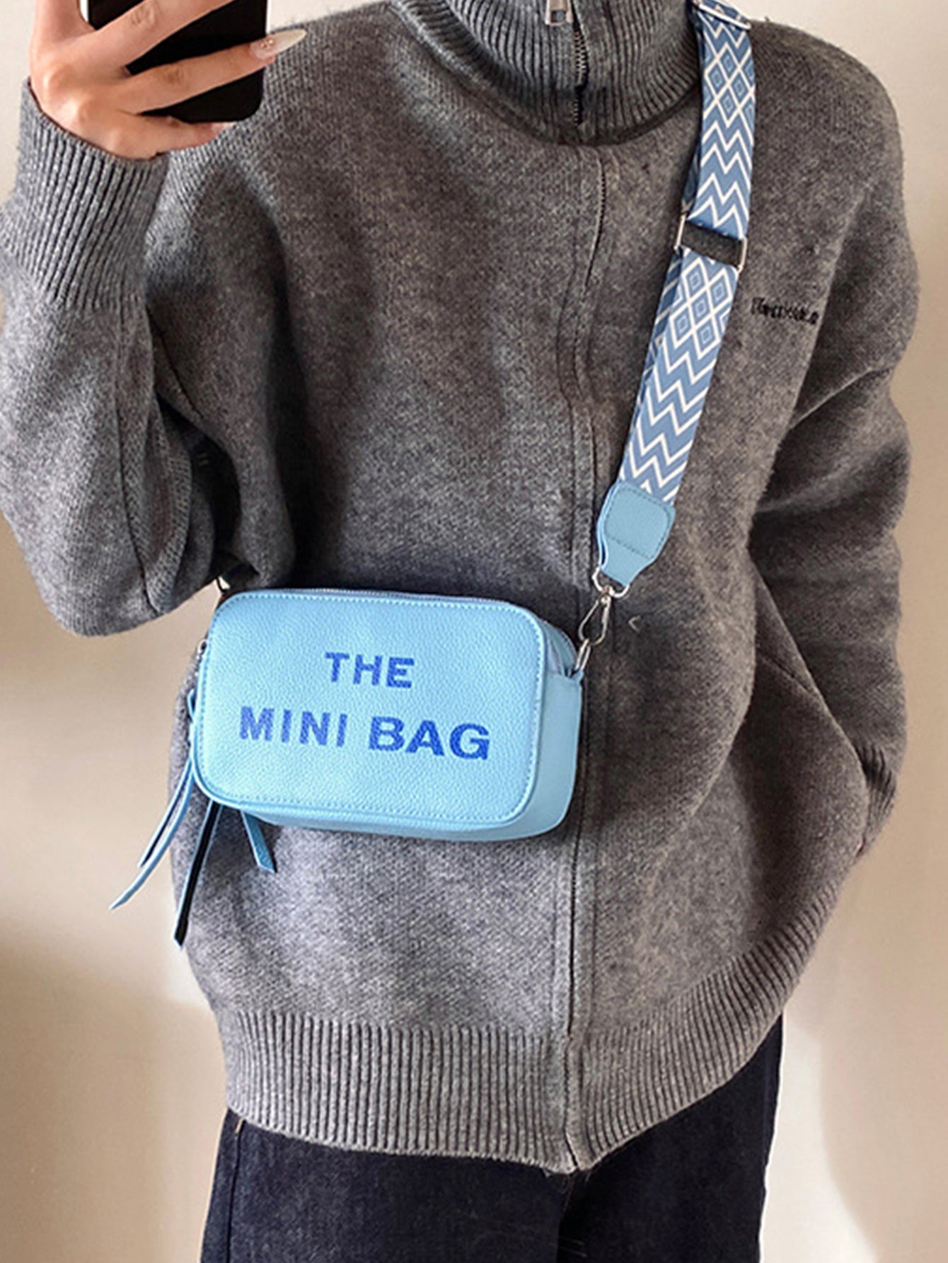 Fashionable and versatile letter small square bag