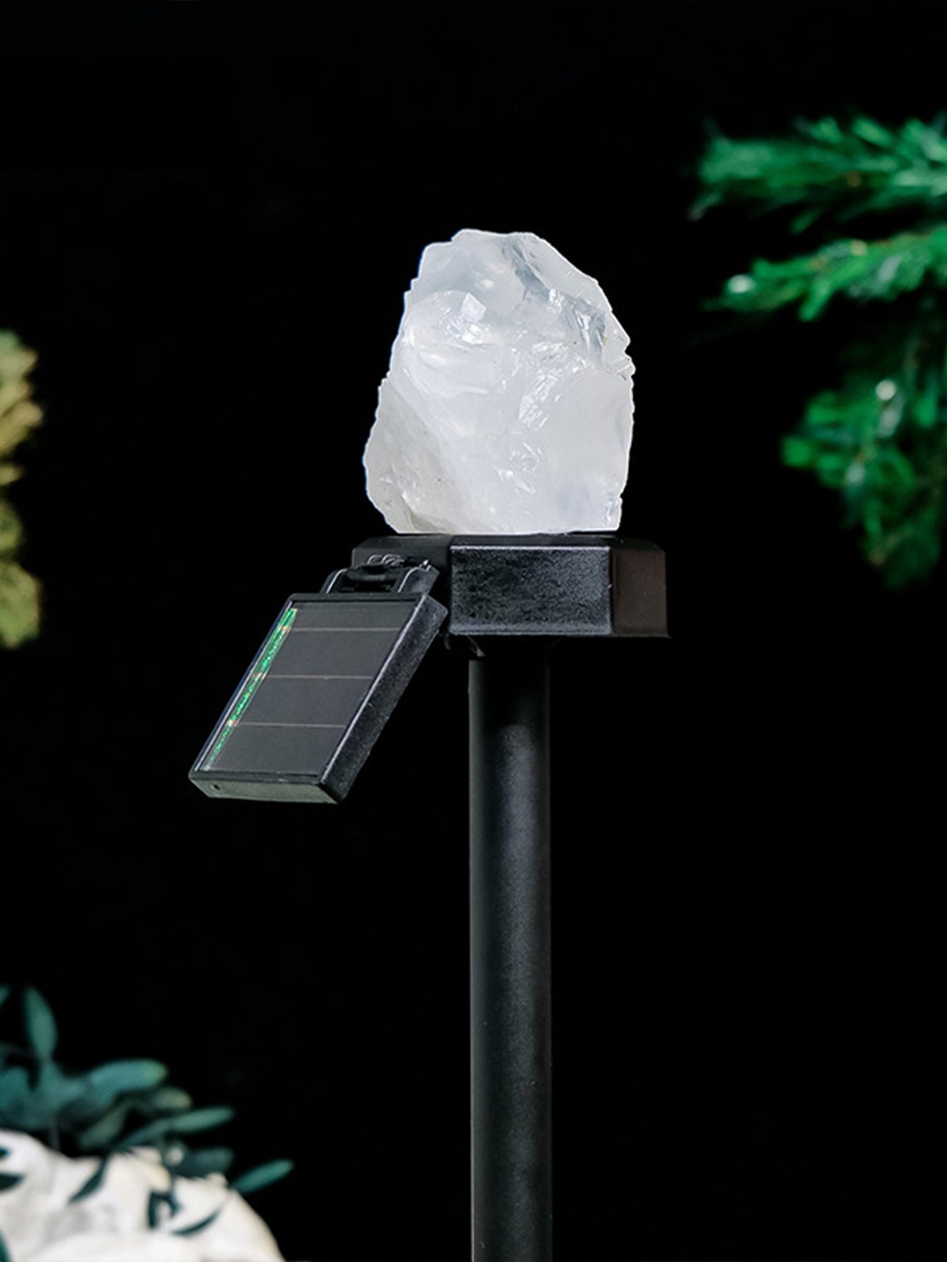 Natural crystal solar lawn light