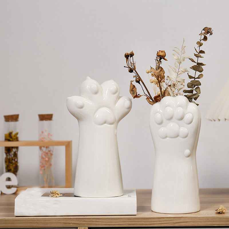Modern simple ceramic hand shaped vase