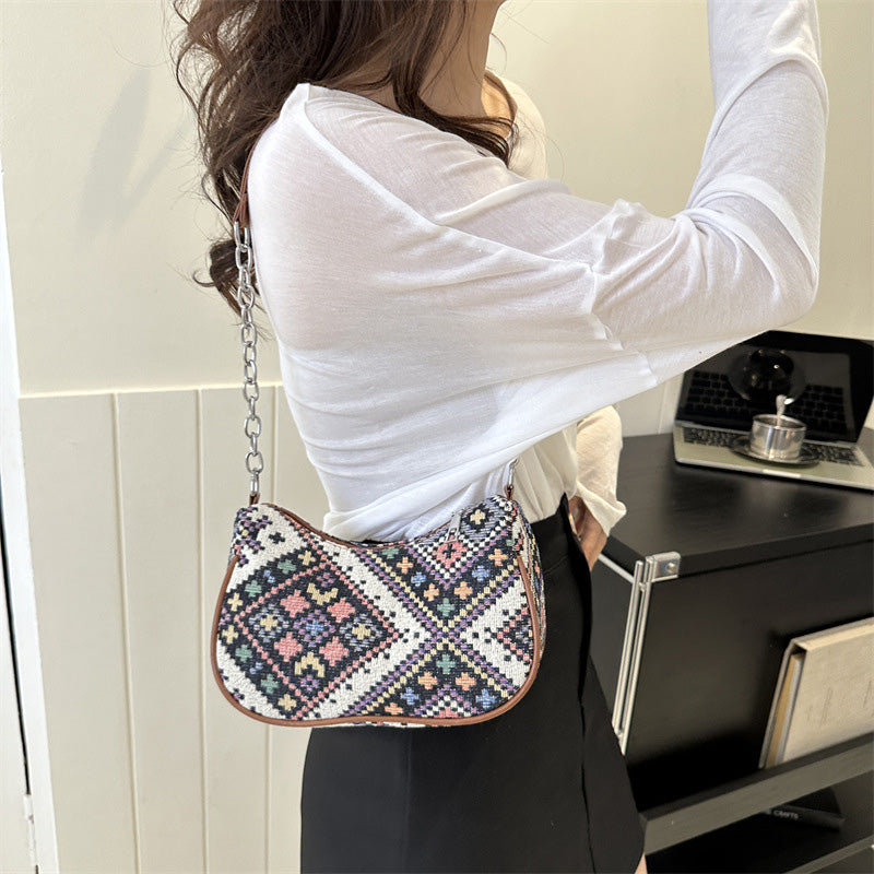 Small square bag under the arm