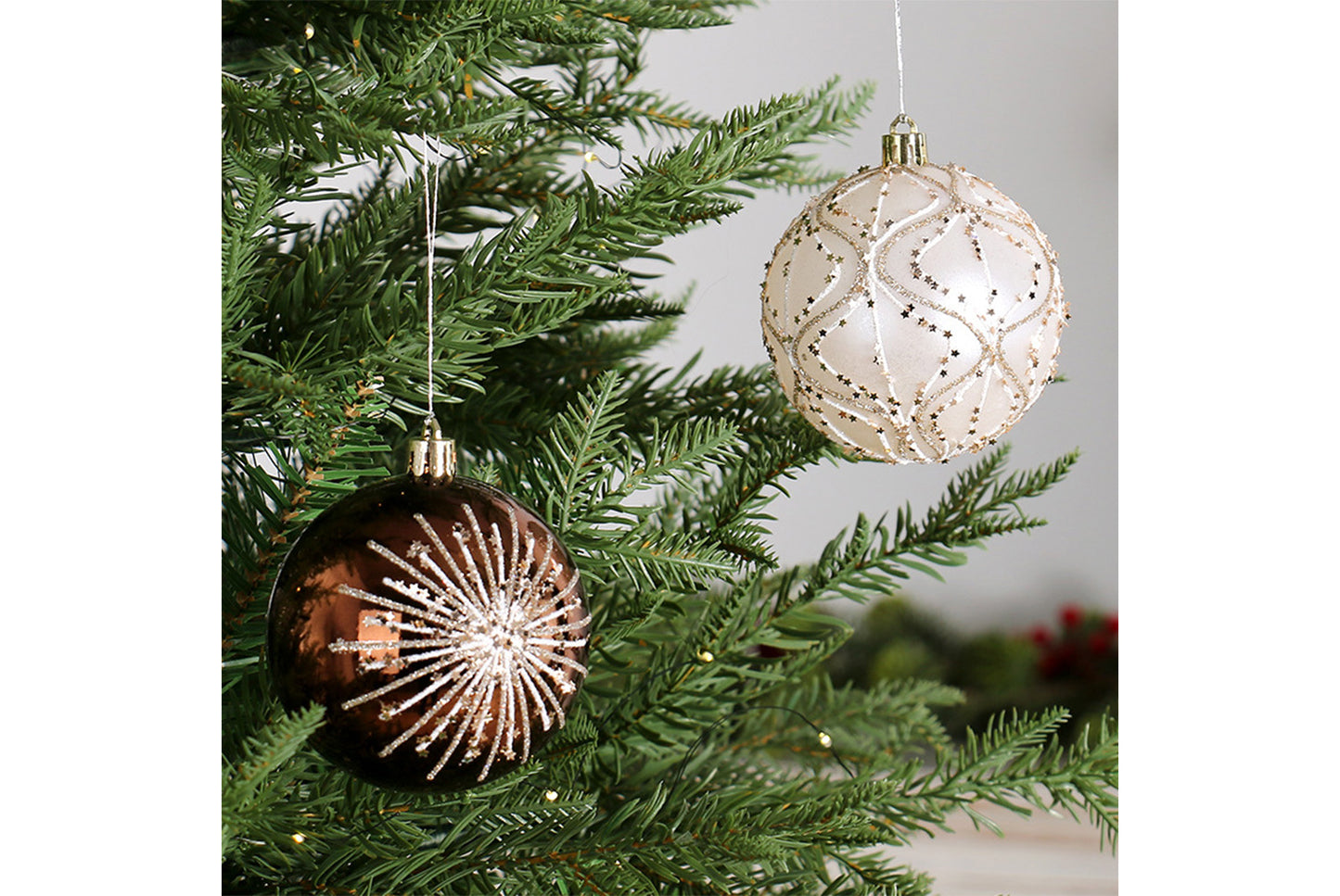 **Set of 6 Painted Christmas Balls**