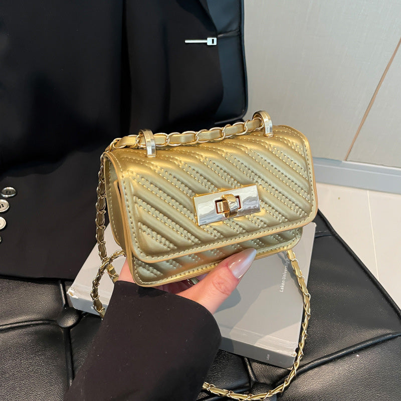 Diamond chain bag