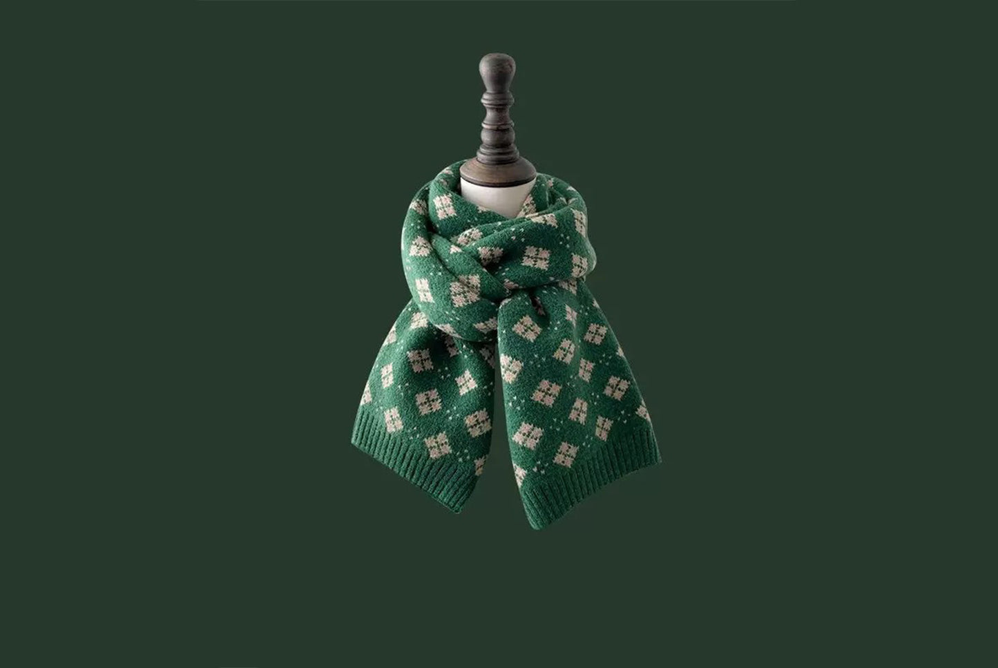 **Christmas Thick Knitted Scarf (Autumn/Winter Warmth Essential)**