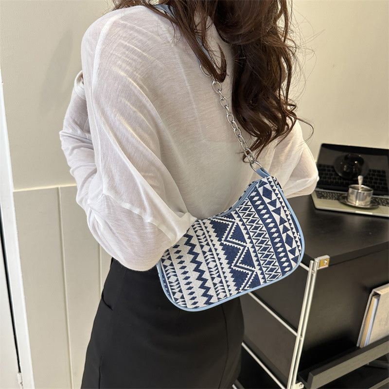 Small square bag under the arm
