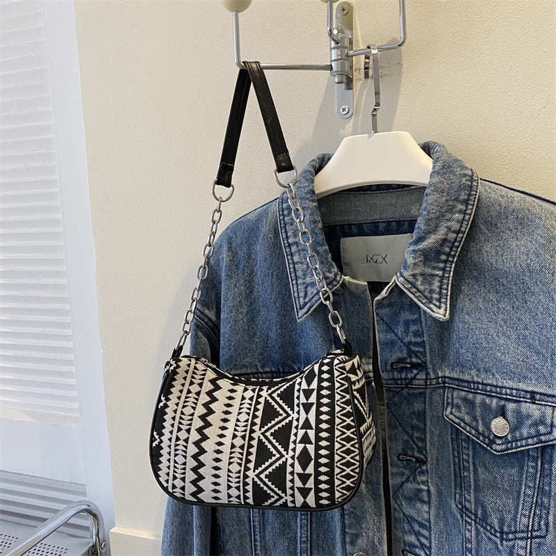 Small square bag under the arm