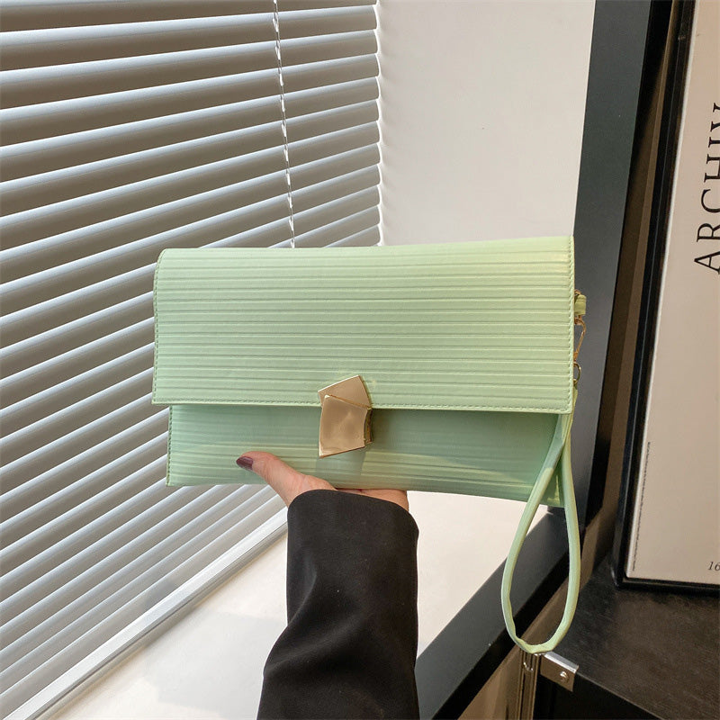 Fashionable small square bag
