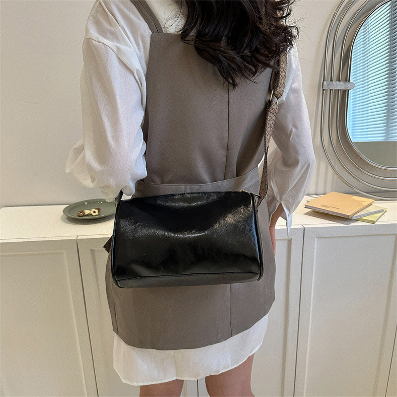 Vintage bucket bag