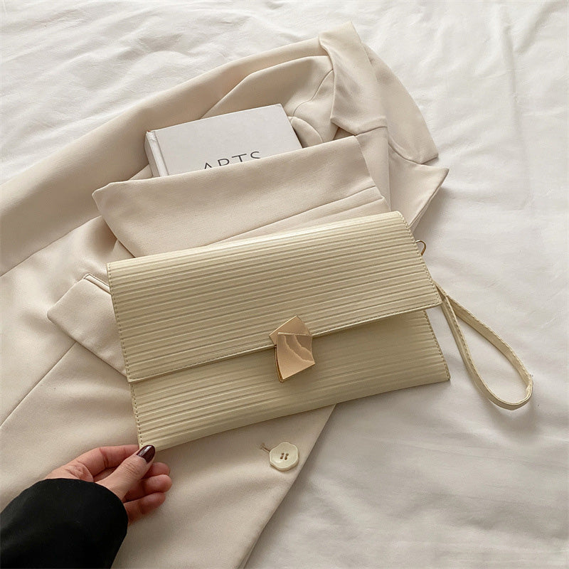 Fashionable small square bag
