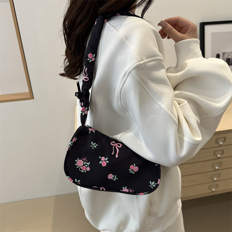 Single shoulder handbag small square bag