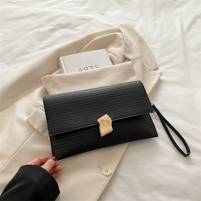 Fashionable small square bag