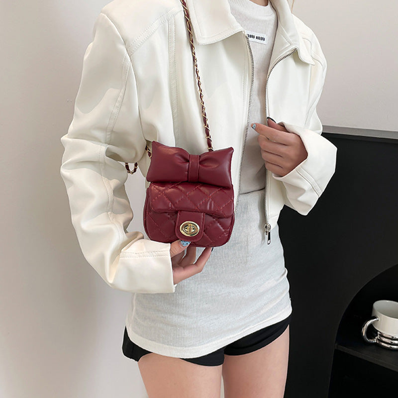 Bow chain bag