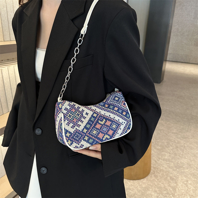 Small square bag under the arm