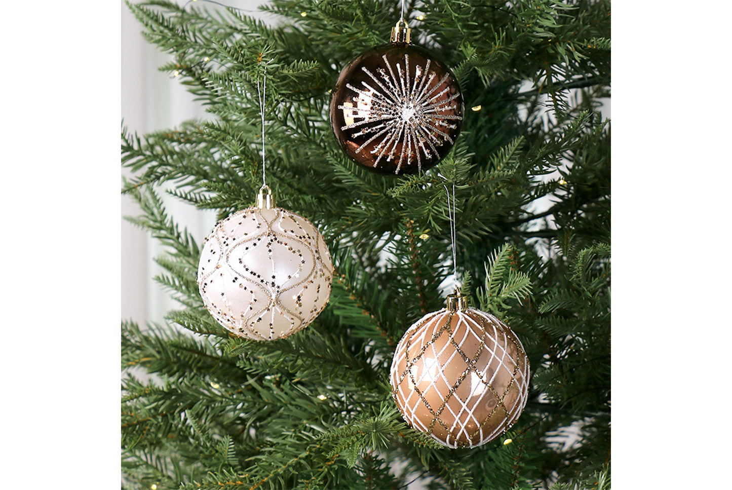 **Set of 6 Painted Christmas Balls**