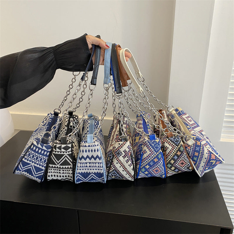 Small square bag under the arm
