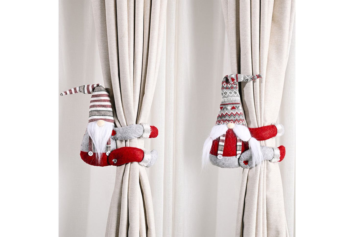 **Christmas Striped Hat Forest Old Man Curtain Clip Decoration**