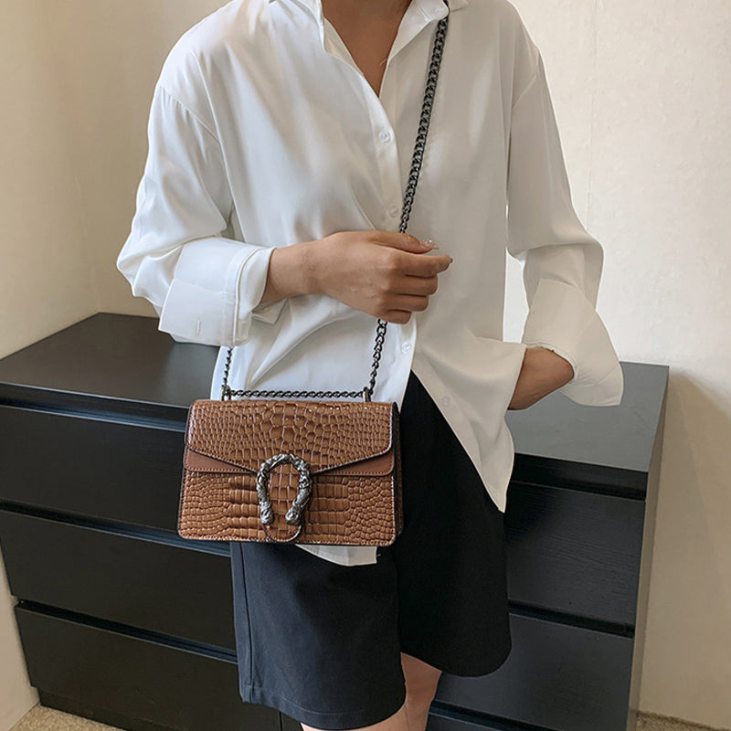 Chain shoulder bag