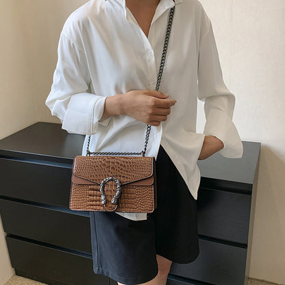 Chain shoulder bag