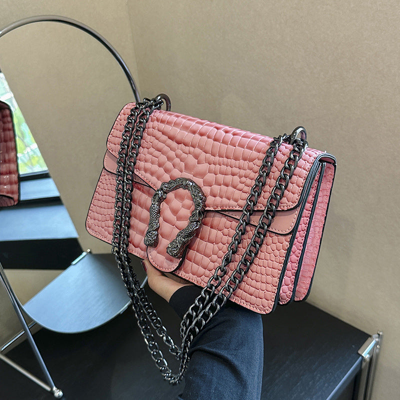Chain shoulder bag
