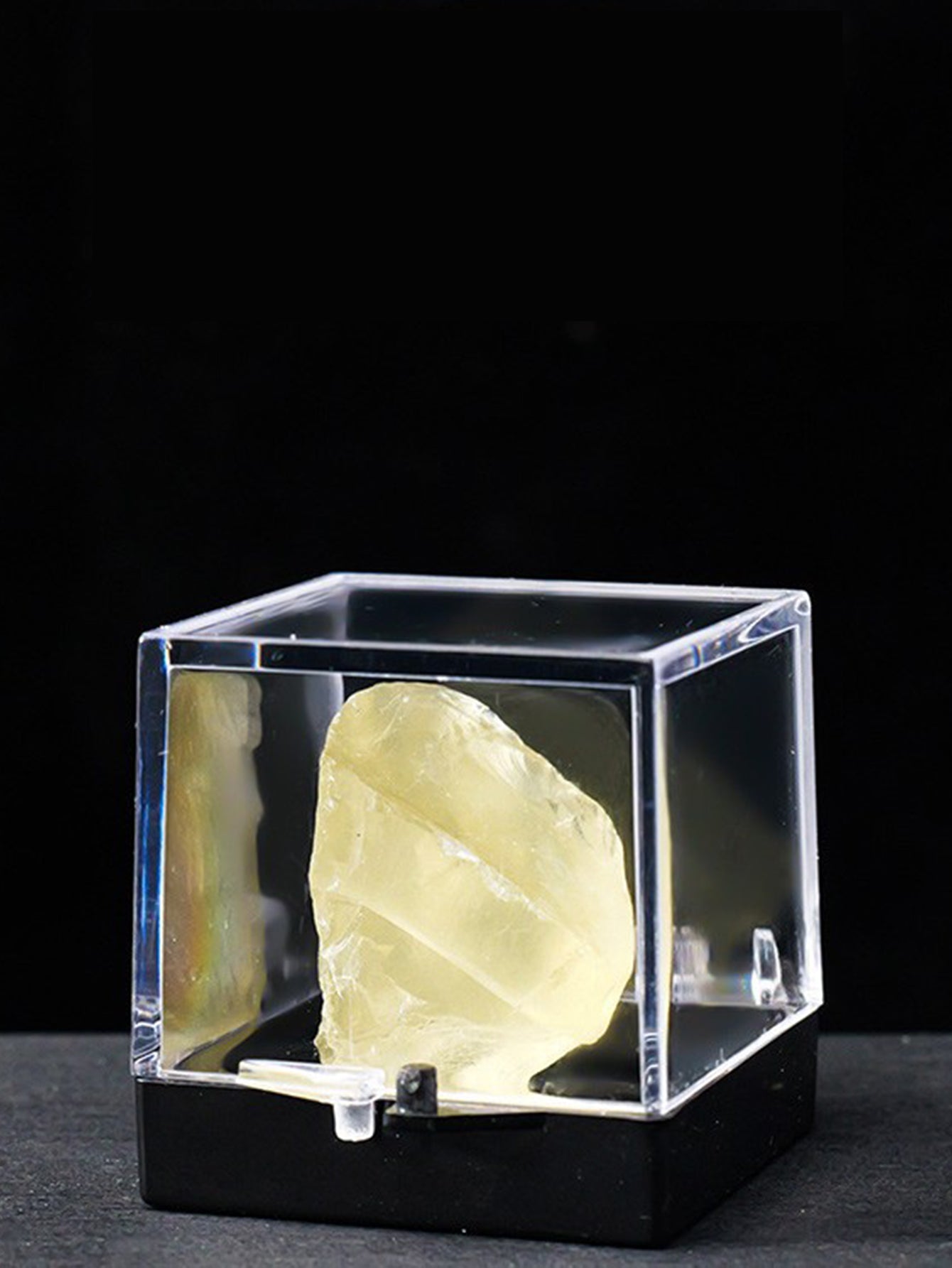 Natural crystal ore specimen collection box