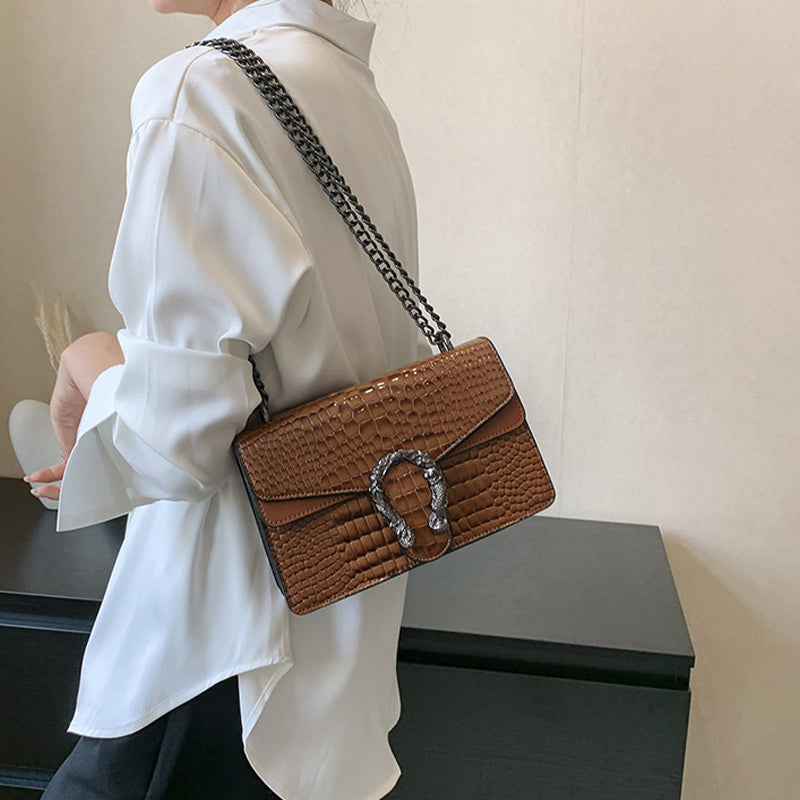 Chain shoulder bag
