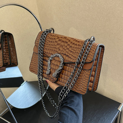 Chain shoulder bag