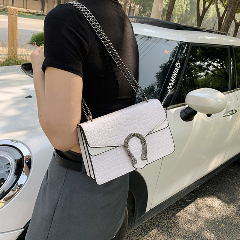 Chain shoulder bag