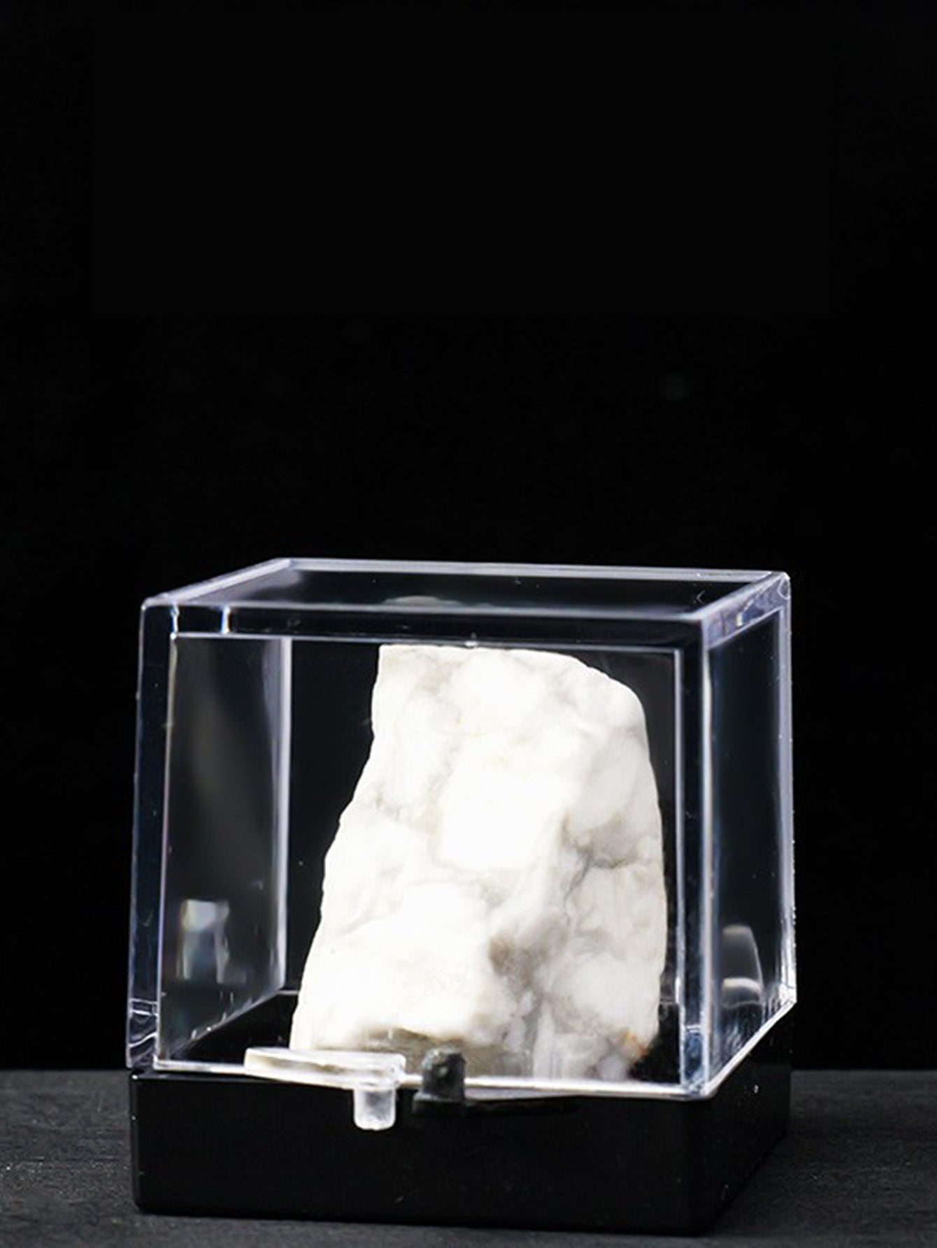 Natural crystal ore specimen collection box
