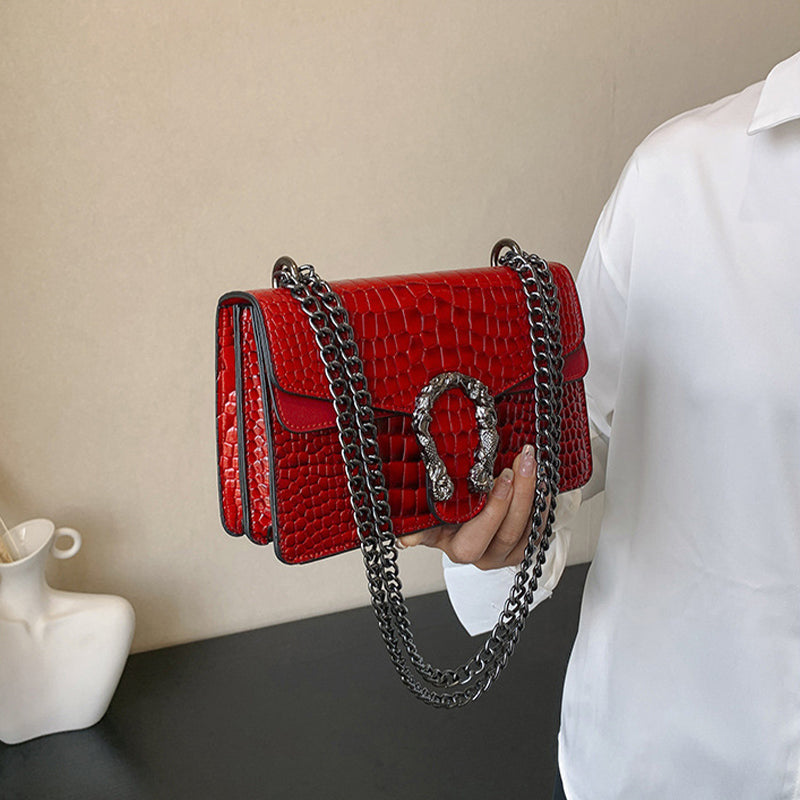 Chain shoulder bag