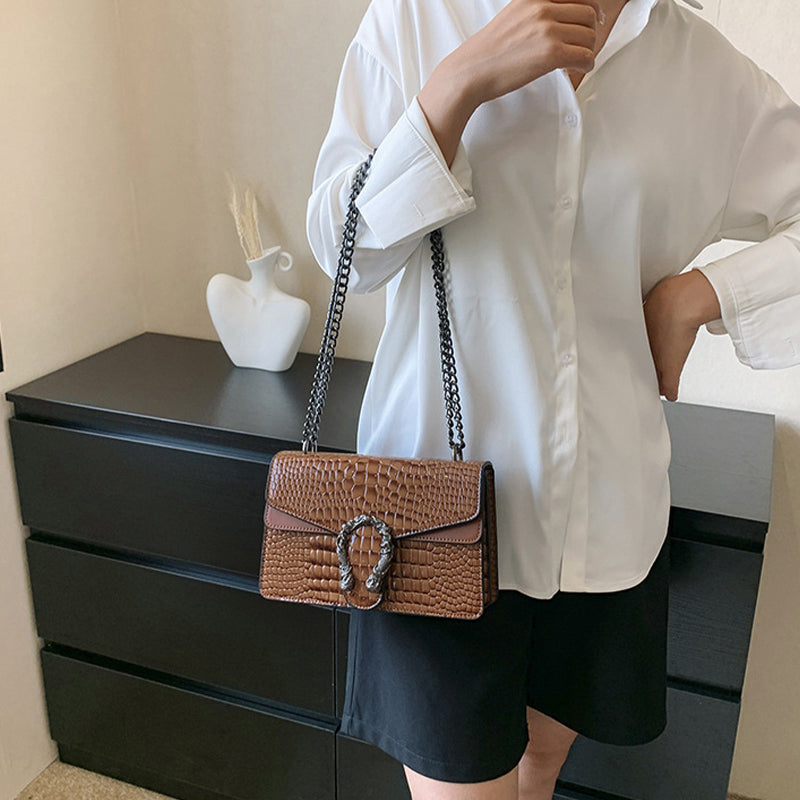 Chain shoulder bag