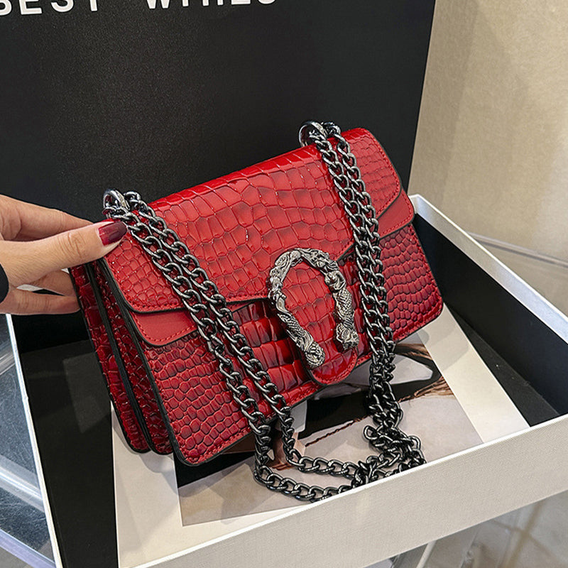 Chain shoulder bag