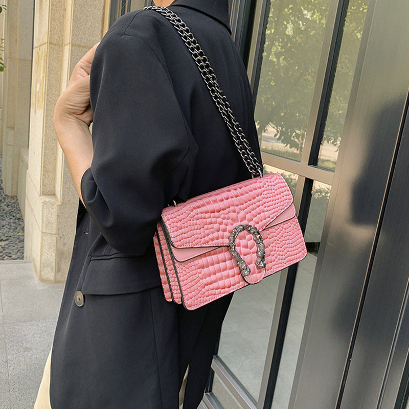 Chain shoulder bag