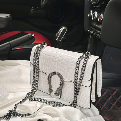 Chain shoulder bag