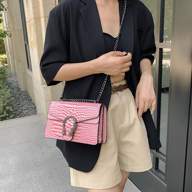 Chain shoulder bag