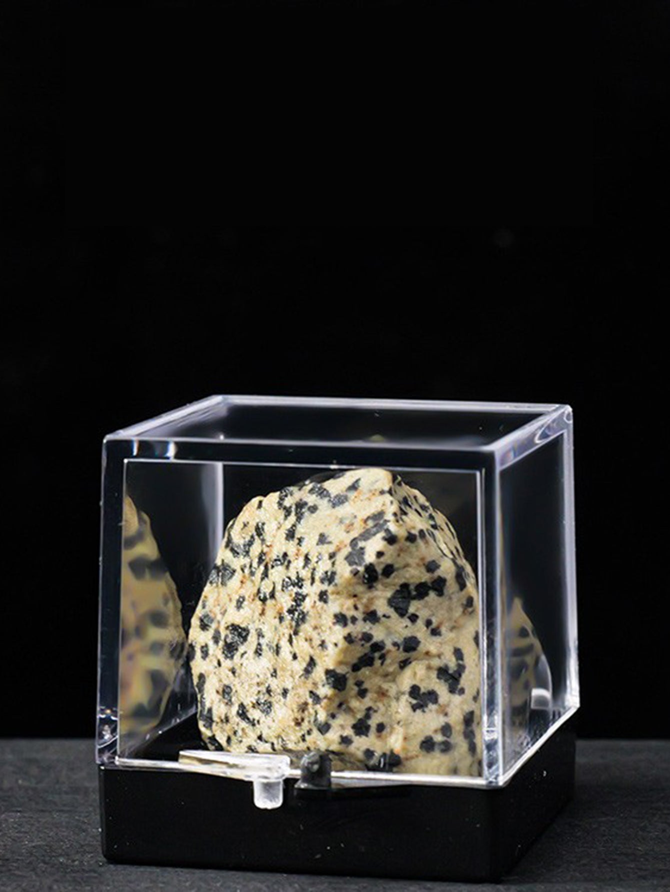 Natural crystal ore specimen collection box