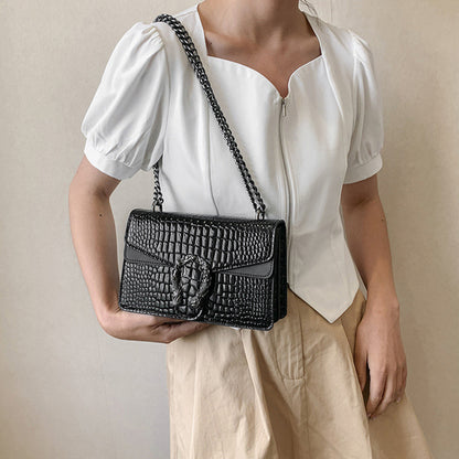 Chain shoulder bag